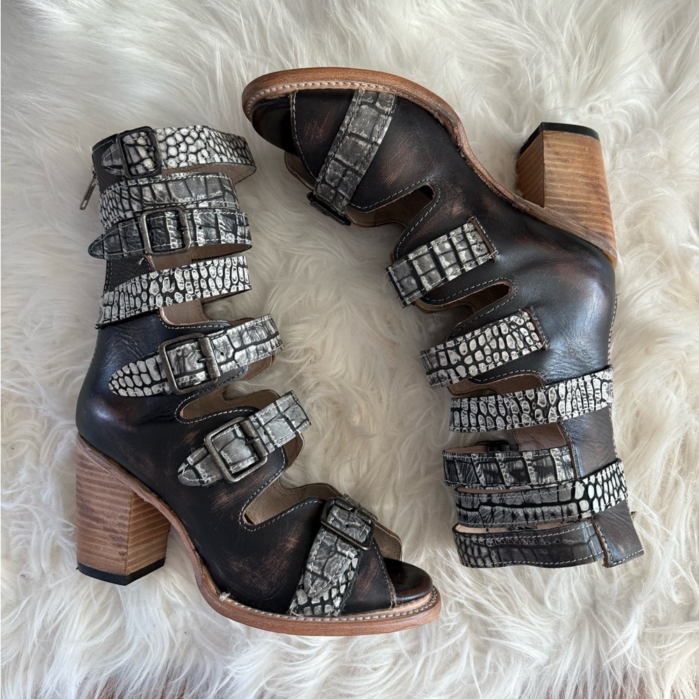 Freebird by Steven Bond Gladiator Sandals Size 9